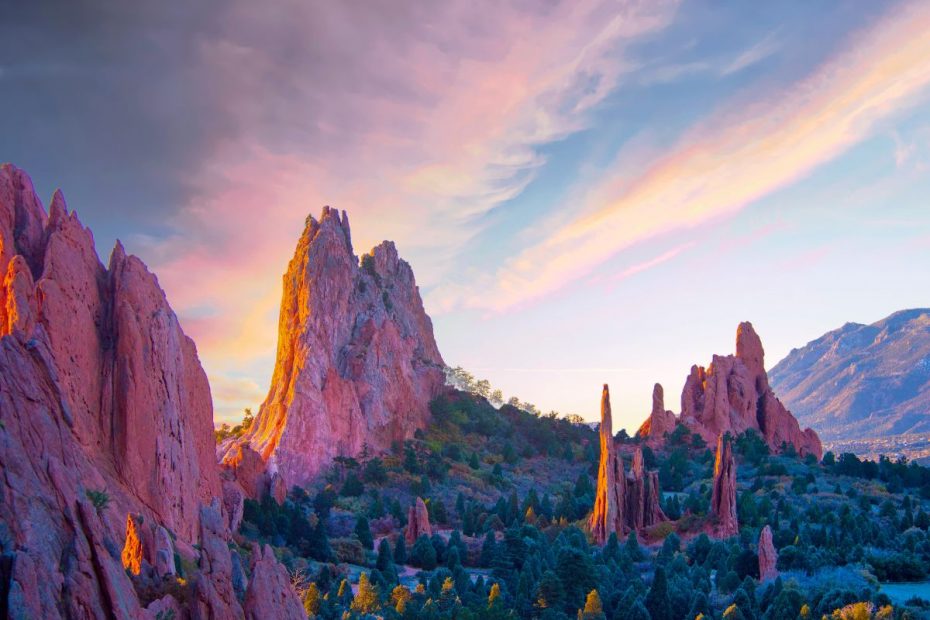 22 Best Hikes and Biking Trails Near Colorado Springs CO