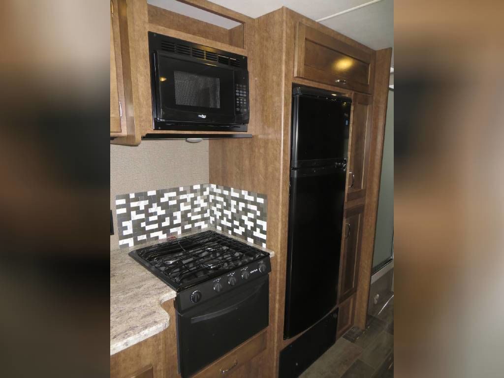 Photo 6 - 2018 Winnebago Class A Motorhome rental photo 8