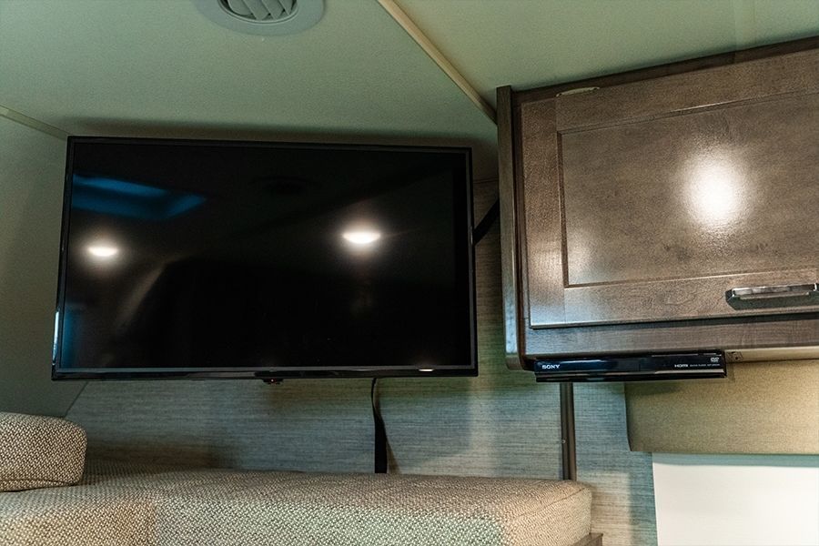 Photo 9 - 2020 Winnebago Class C Motorhome rental photo 11