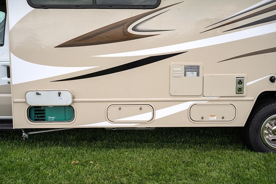 Photo 12 - 2020 Winnebago Class C Motorhome rental photo 14