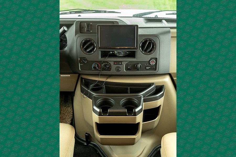 Photo 34 - 2020 Winnebago Class C Motorhome rental photo 36