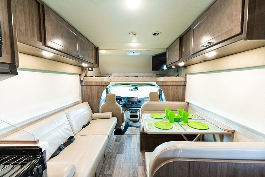 Photo 35 - 2020 Winnebago Class C Motorhome rental photo 37
