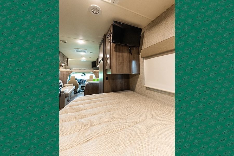 Photo 36 - 2020 Winnebago Class C Motorhome rental photo 38