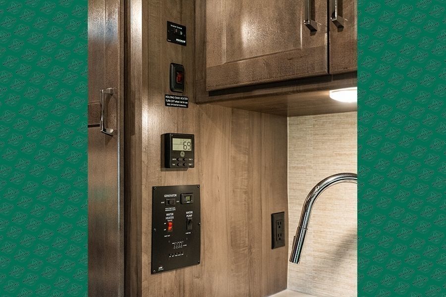 Photo 37 - 2020 Winnebago Class C Motorhome rental photo 39