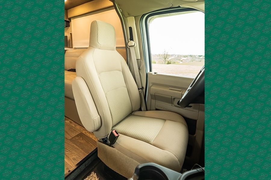 Photo 40 - 2020 Winnebago Class C Motorhome rental photo 42