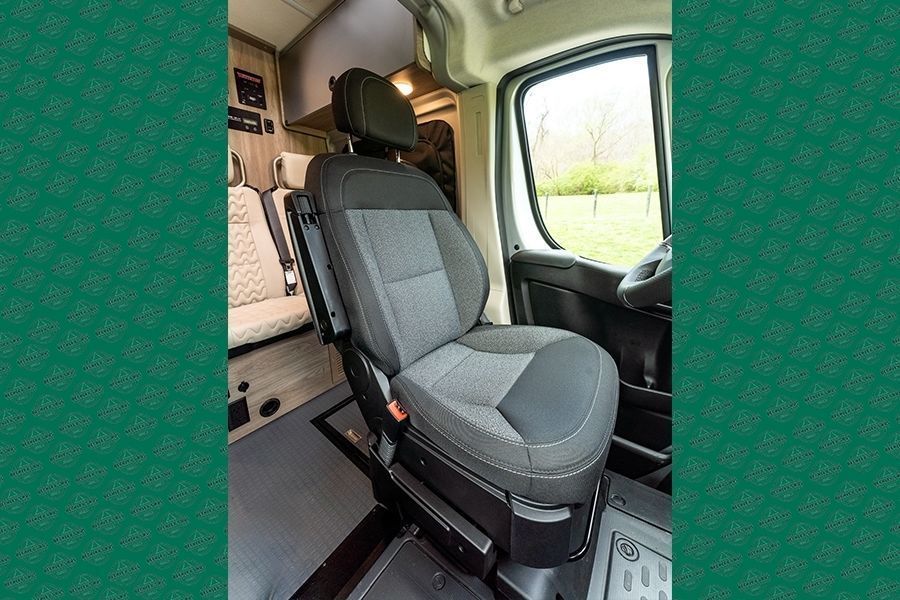 Photo 25 - 2020 Winnebago Class B Motorhome rental photo 27