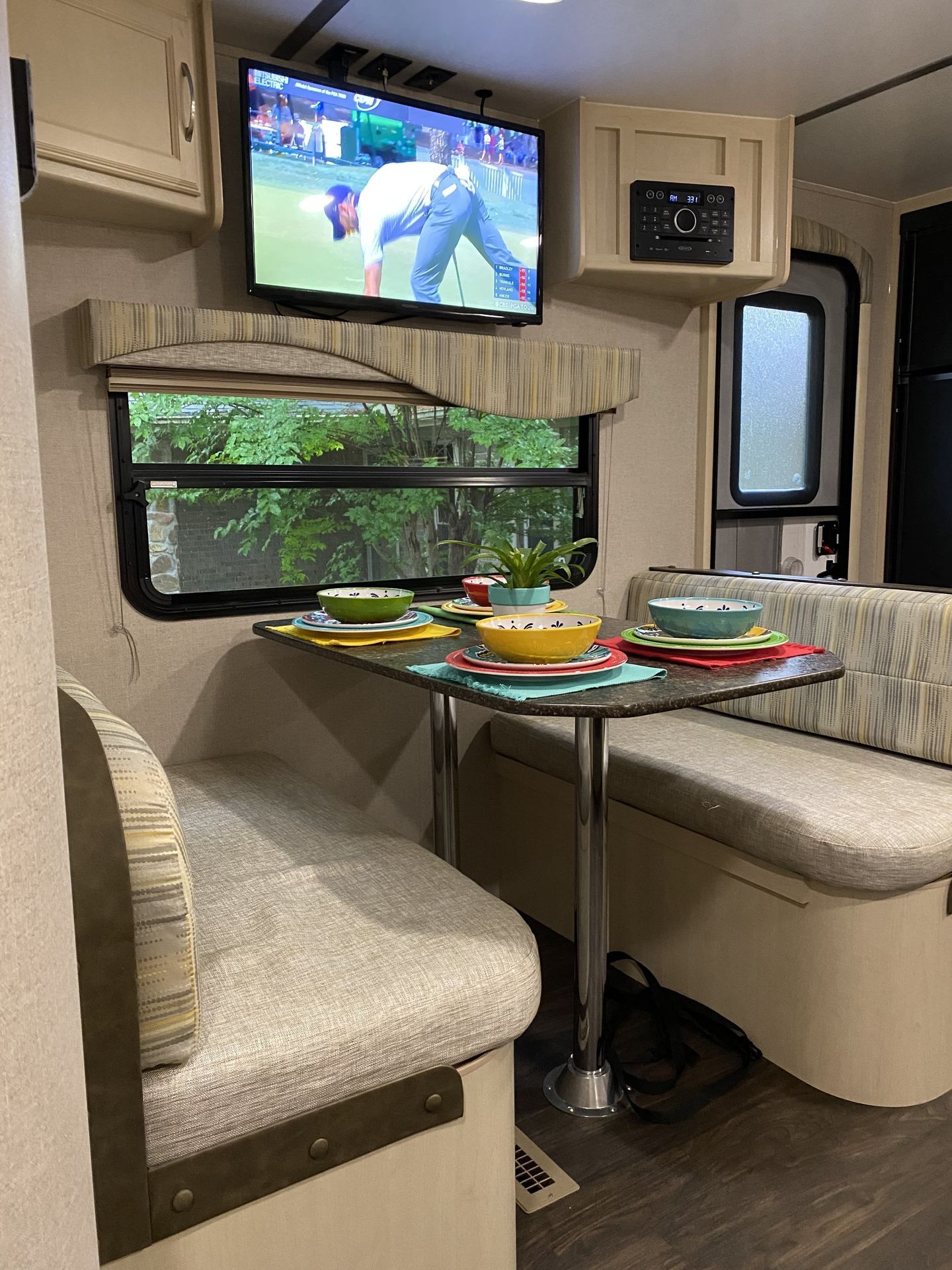 Photo 4 - 2018 Winnebago Travel Trailer rental photo 6
