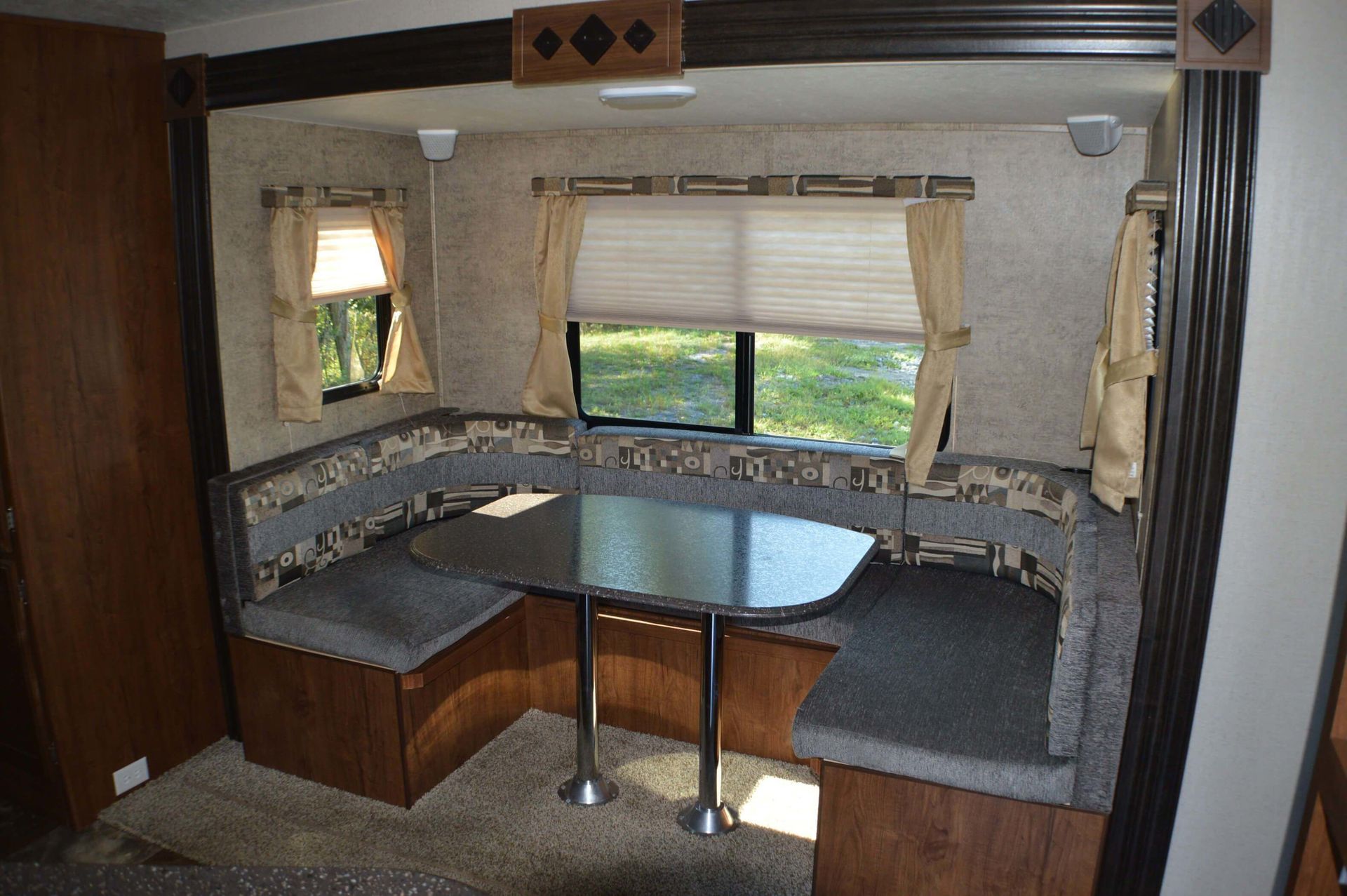 Photo 12 - 2020 Coachmen Travel Trailer rental photo 14