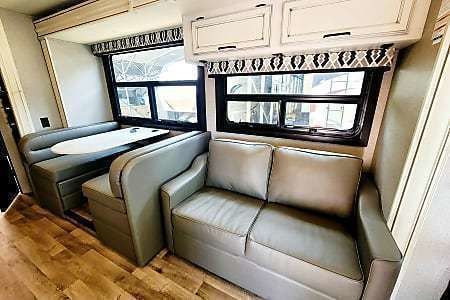 Photo 9 - 2020 Jayco Class A Motorhome rental photo 14