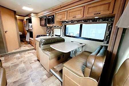Photo 1 - 2017 Thor Class C Motorhome rental photo 5