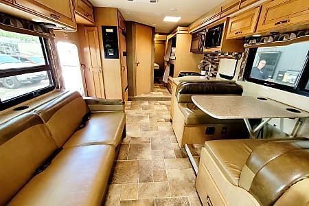 Photo 1 - 2017 Thor Class C Motorhome rental photo 11