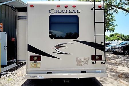 Photo 2 - 2017 Thor Class C Motorhome rental photo 16