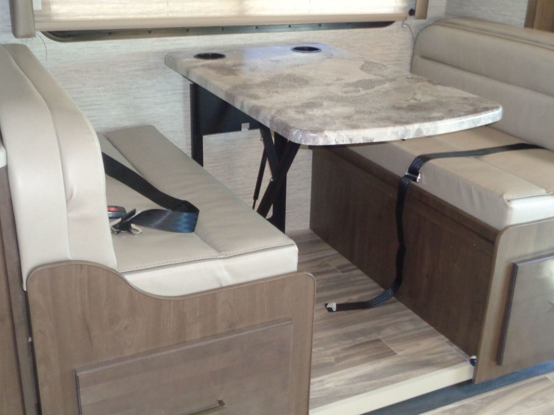 Photo 9 - 2021 Thor Class C Motorhome rental photo 11