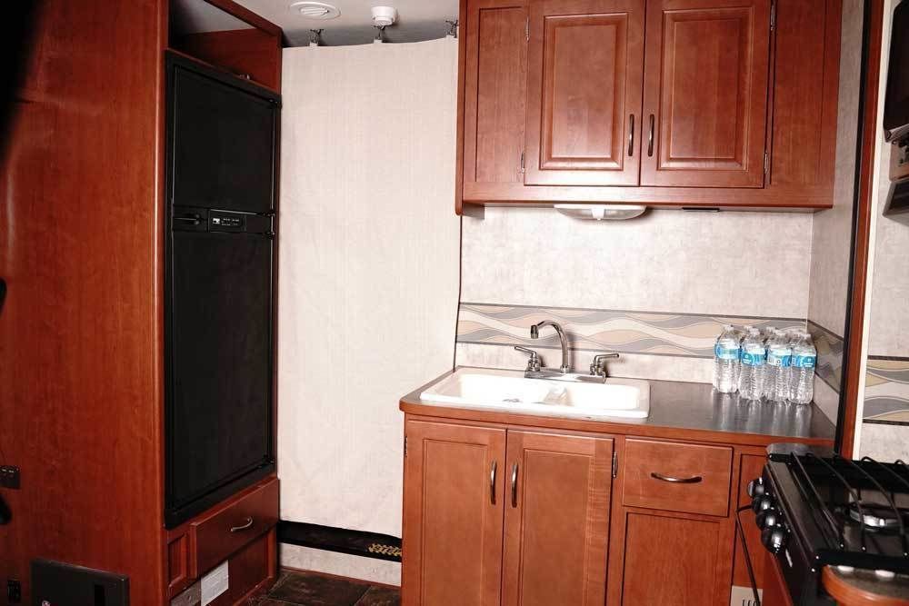 Photo 3 - 2014 Winnebago Class C Motorhome rental photo 5