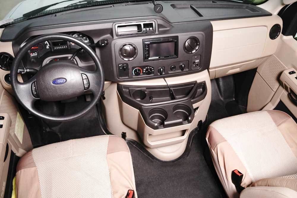 Photo 14 - 2014 Winnebago Class C Motorhome rental photo 16