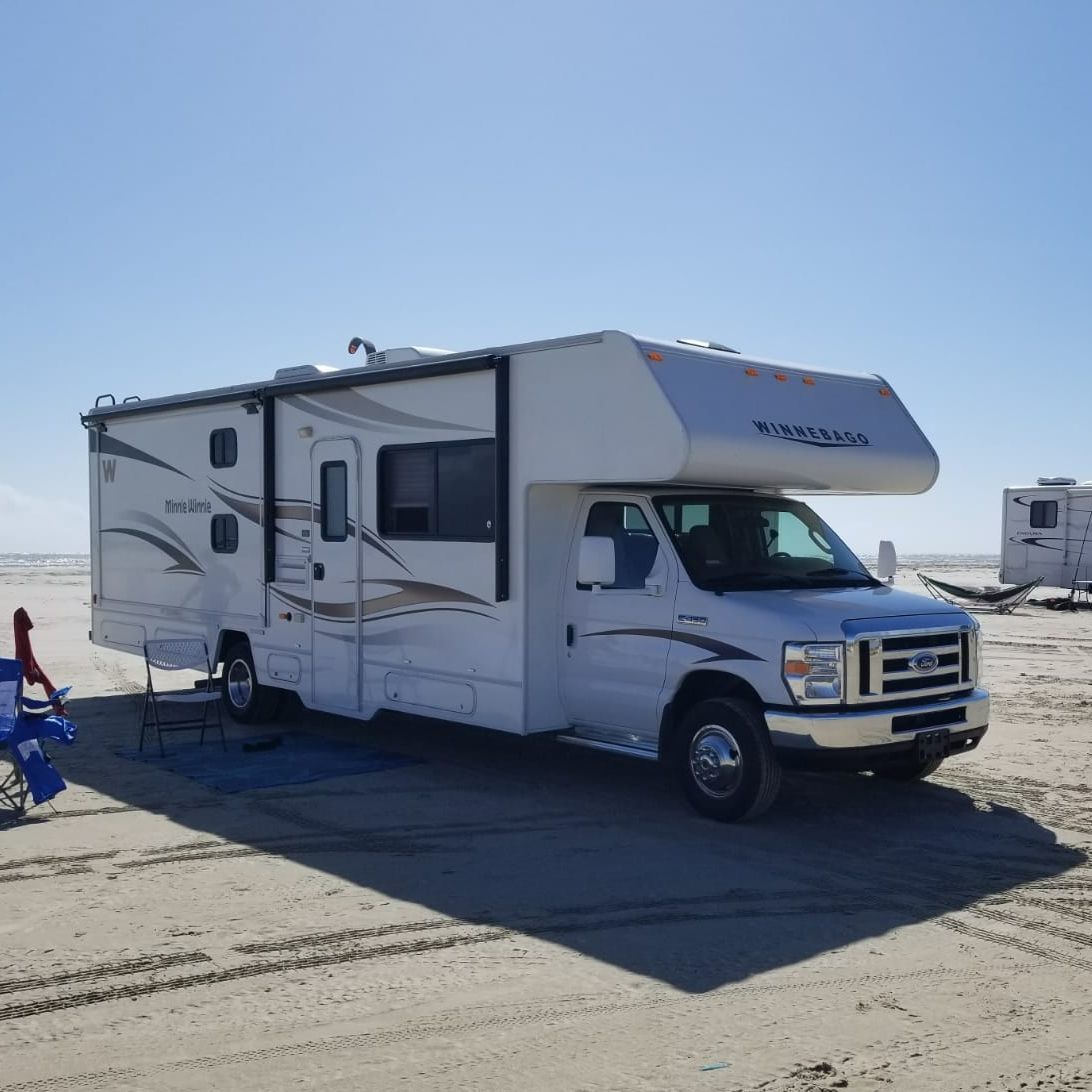 Photo 31 - 2014 Winnebago Class C Motorhome rental photo 33
