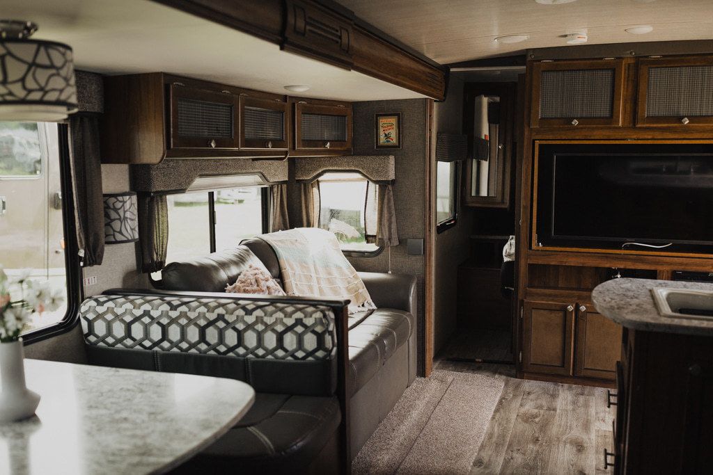 Photo 14 - 2018 HEART LAND Travel Trailer rental photo 16