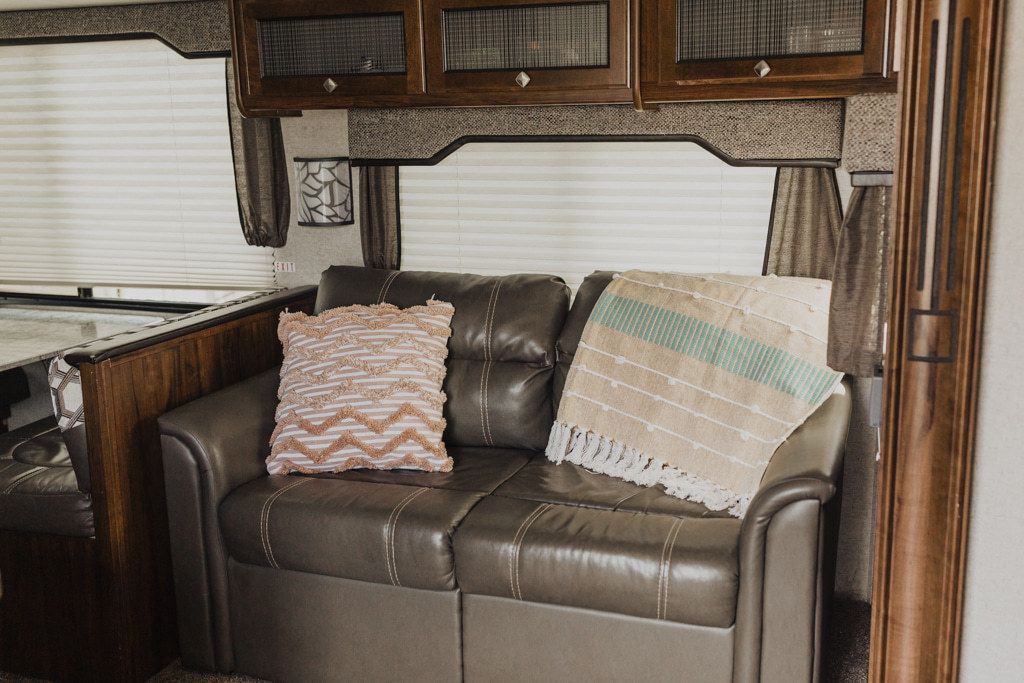 Photo 27 - 2018 HEART LAND Travel Trailer rental photo 29