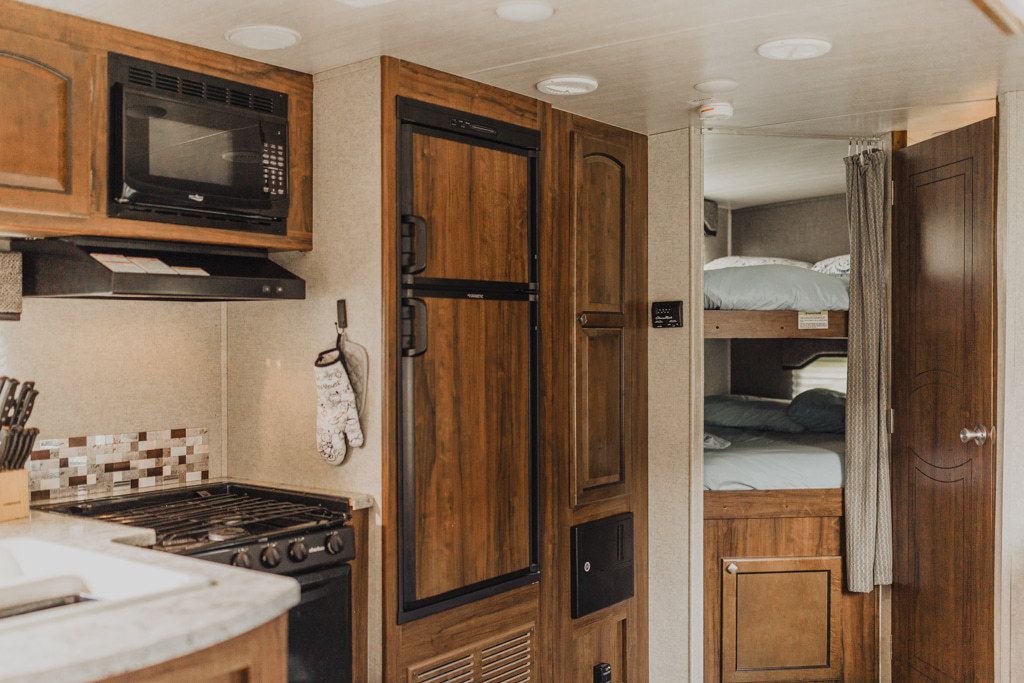 Photo 32 - 2018 HEART LAND Travel Trailer rental photo 34