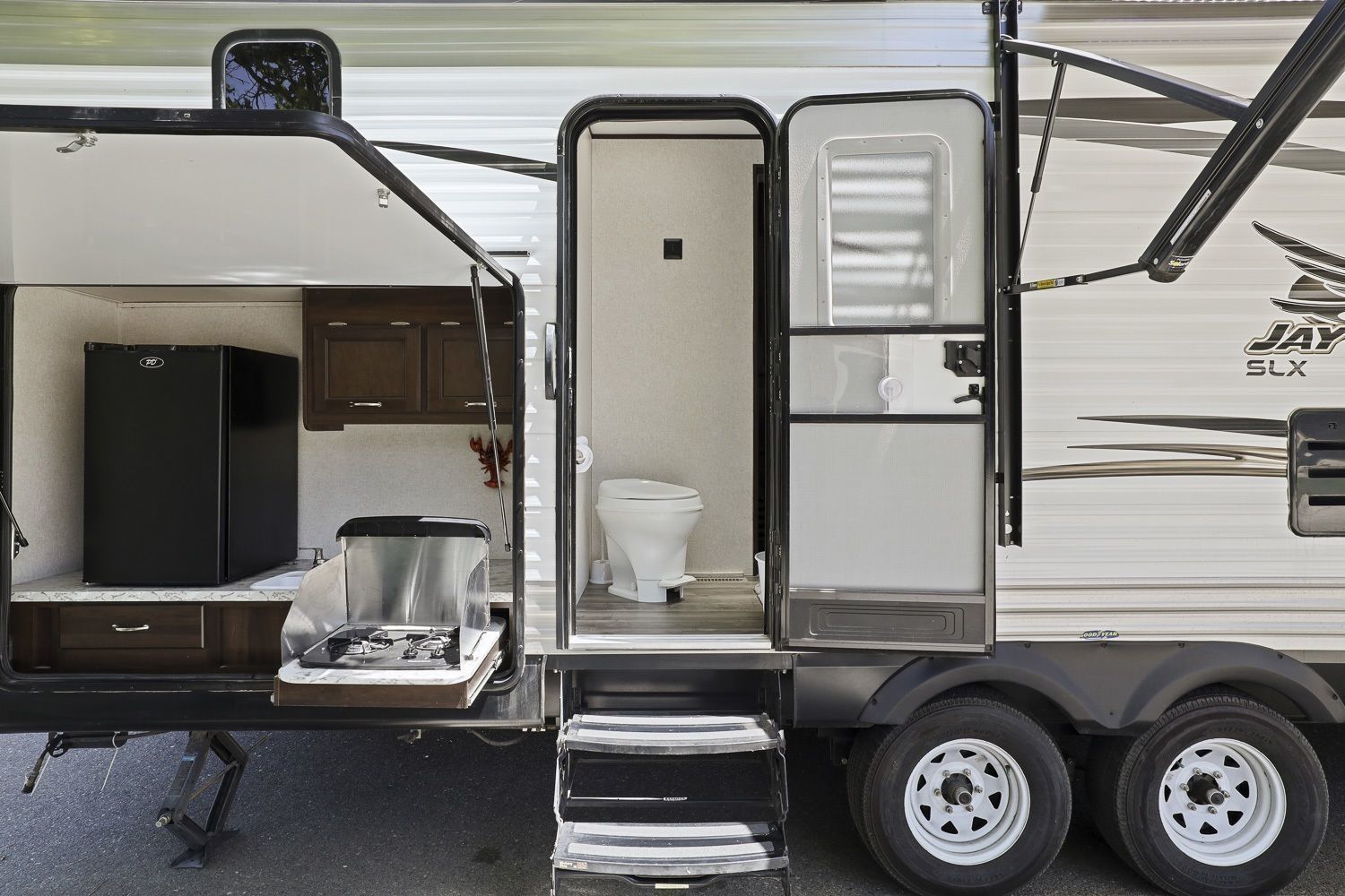 Photo 14 - 2018 Jayco Travel Trailer rental photo 16