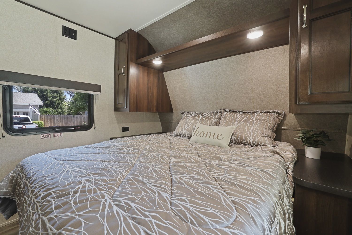 Photo 28 - 2018 Jayco Travel Trailer rental photo 30