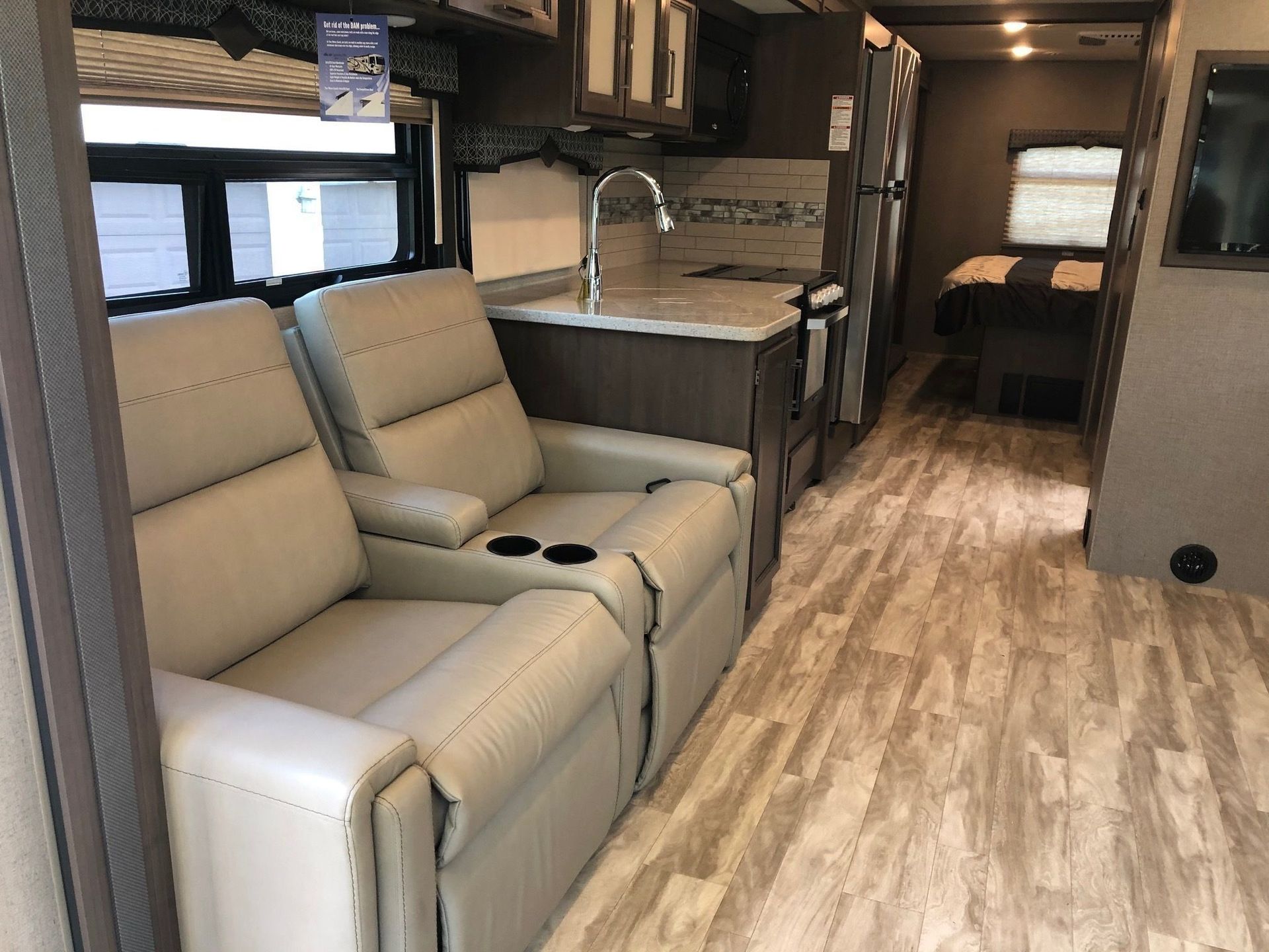 Photo 3 - 2021 Thor Motor Coach Class A Motorhome rental photo 5