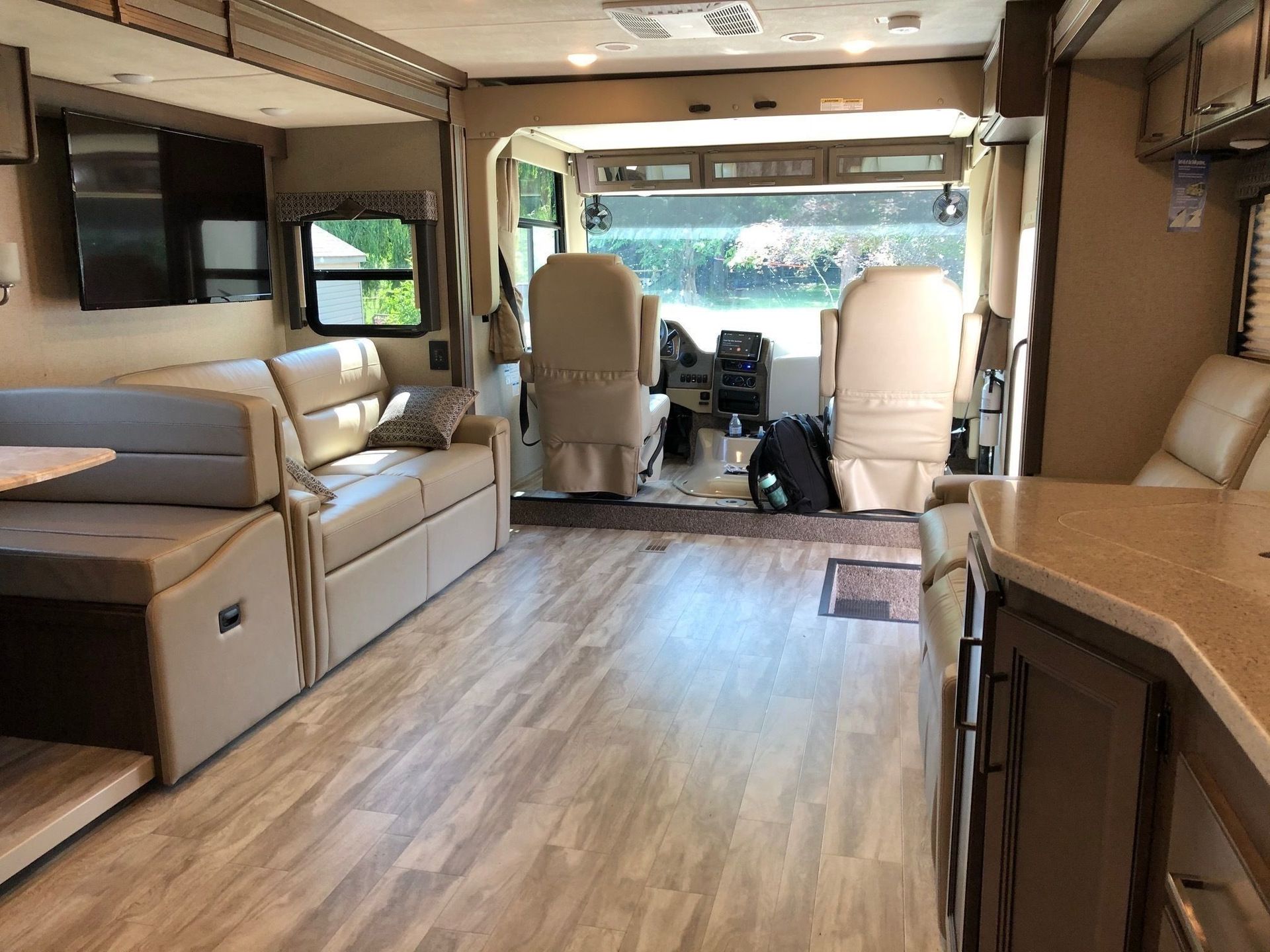 Photo 4 - 2021 Thor Motor Coach Class A Motorhome rental photo 6