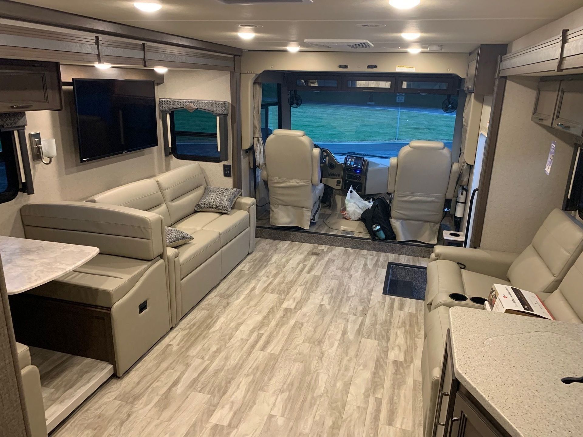 Photo 11 - 2021 Thor Motor Coach Class A Motorhome rental photo 13