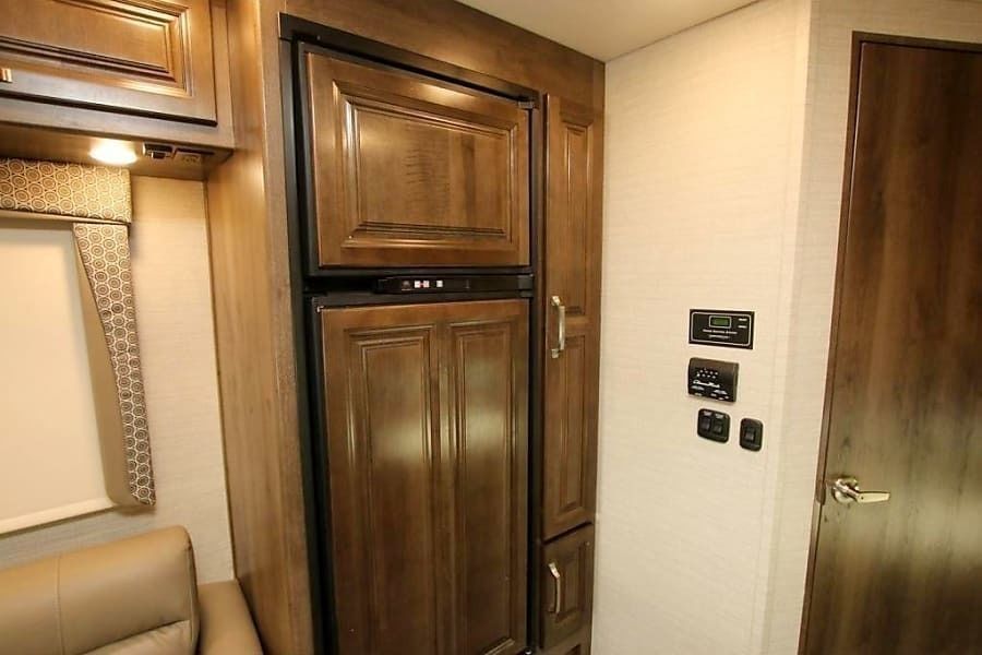 Photo 8 - 2020 Jayco Class C Motorhome rental photo 10