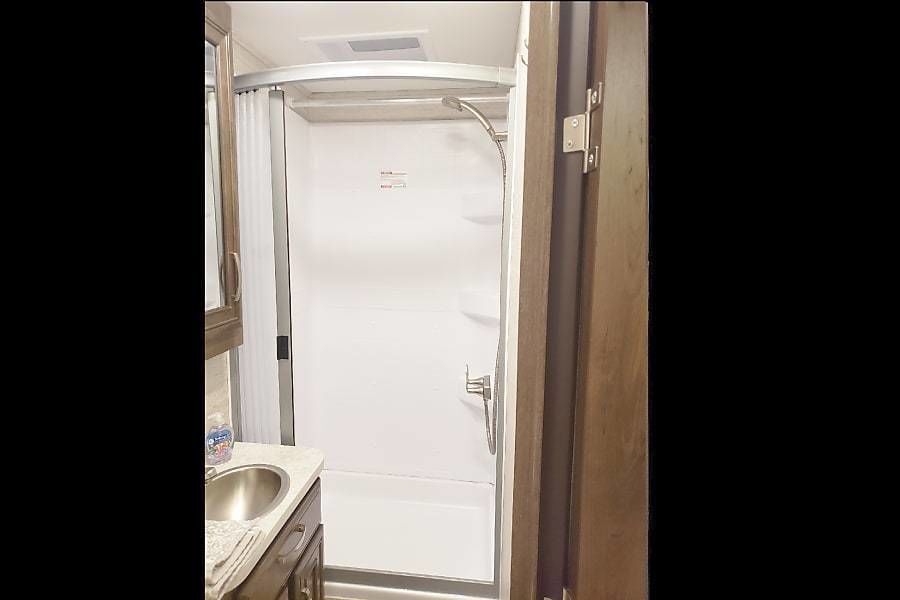 Photo 3 - 2023 Jayco Class C Motorhome rental photo 5