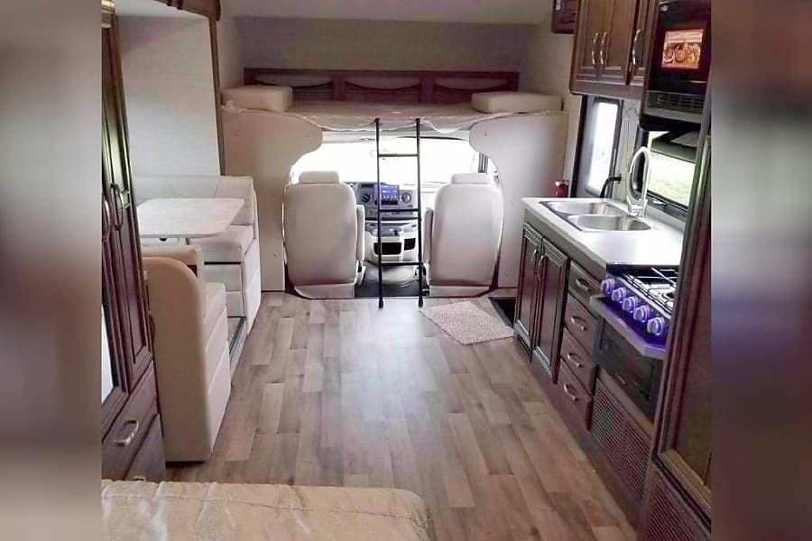 Photo 4 - 2023 Jayco Class C Motorhome rental photo 6