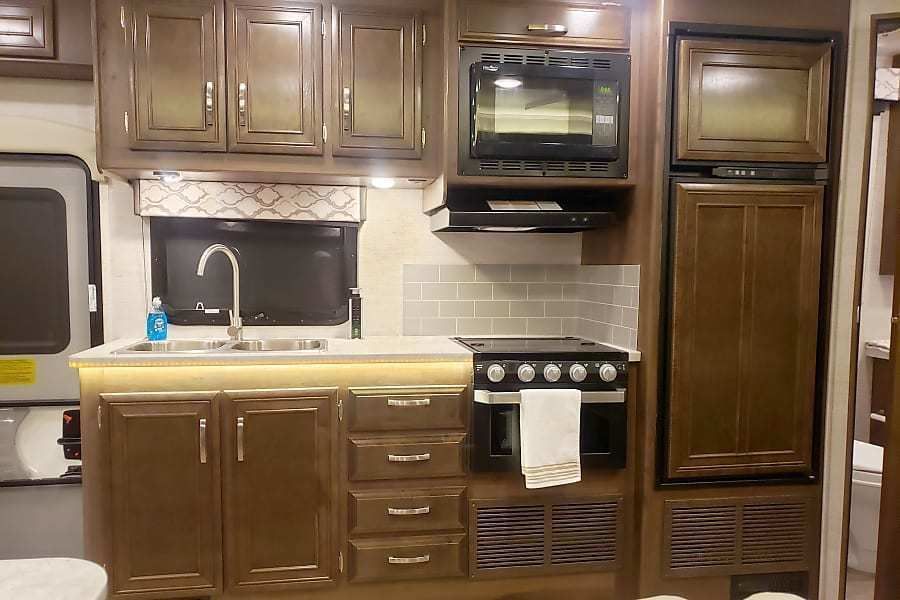 Photo 7 - 2023 Jayco Class C Motorhome rental photo 9