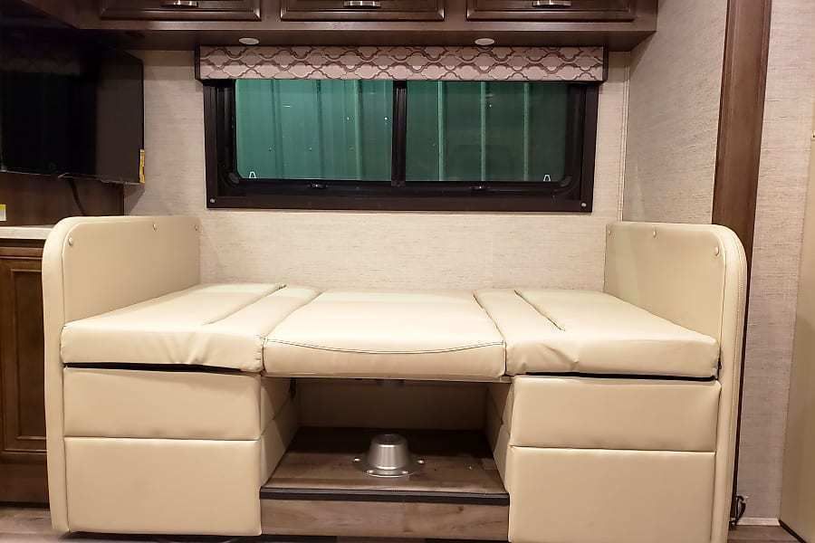 Photo 14 - 2023 Jayco Class C Motorhome rental photo 16