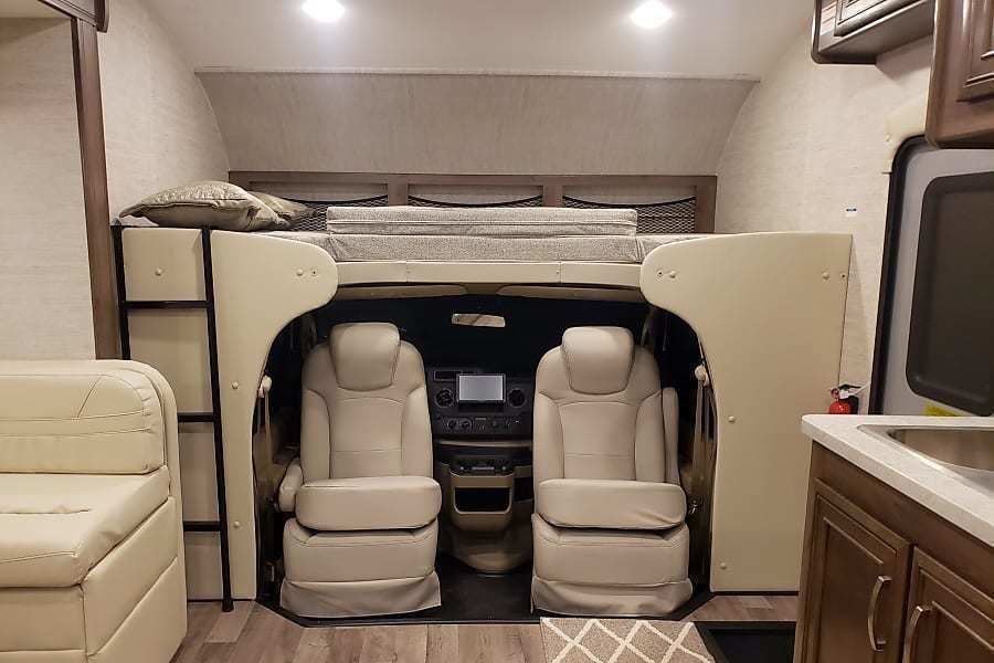 Photo 15 - 2023 Jayco Class C Motorhome rental photo 17