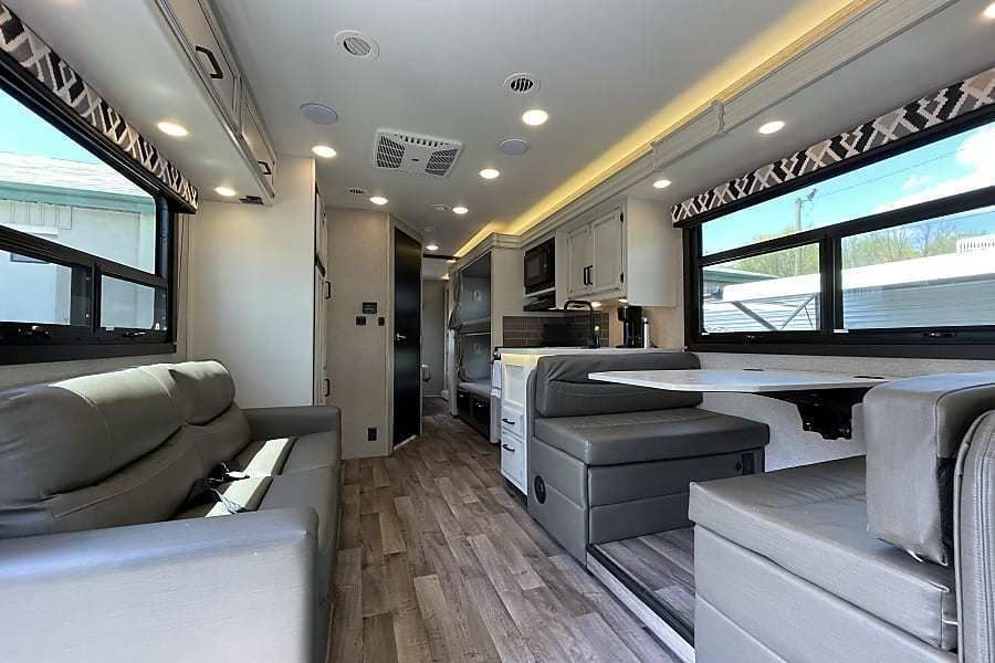 Photo 3 - 2022 Jayco Class C Motorhome rental photo 5