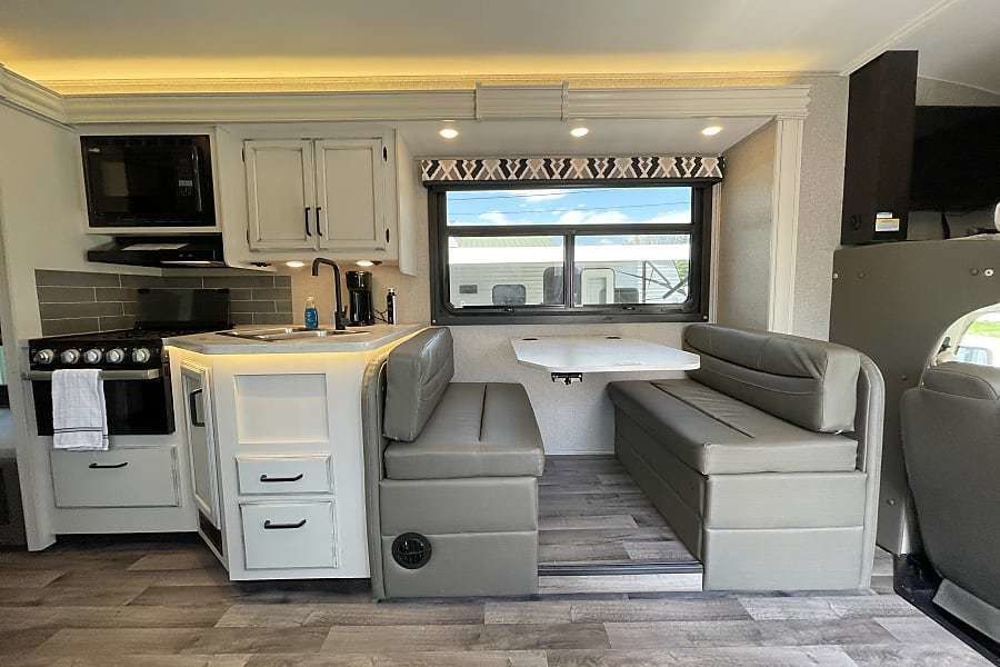 Photo 6 - 2022 Jayco Class C Motorhome rental photo 8