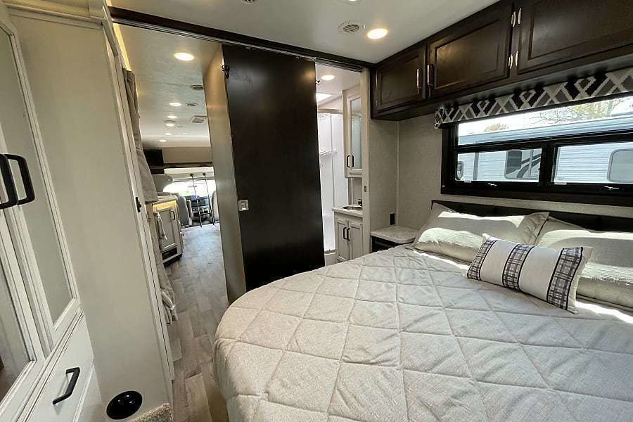 Photo 12 - 2022 Jayco Class C Motorhome rental photo 14