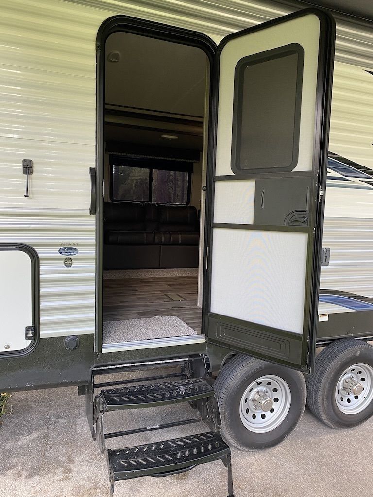 Photo 14 - 2020 Keystone Travel Trailer rental photo 16