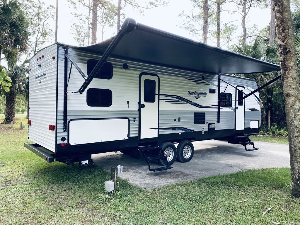 Photo 17 - 2020 Keystone Travel Trailer rental photo 19