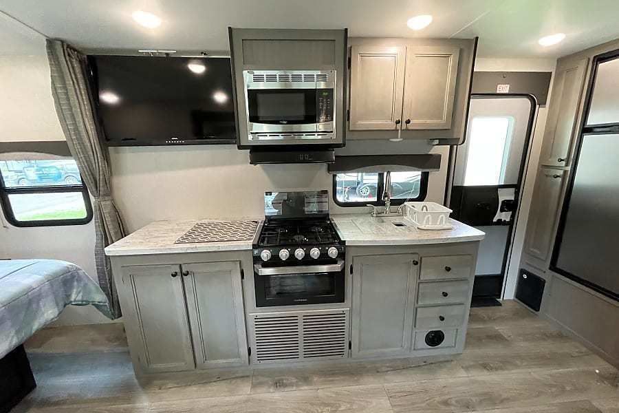 Photo 5 - 2021 Starcraft Travel Trailer rental photo 7