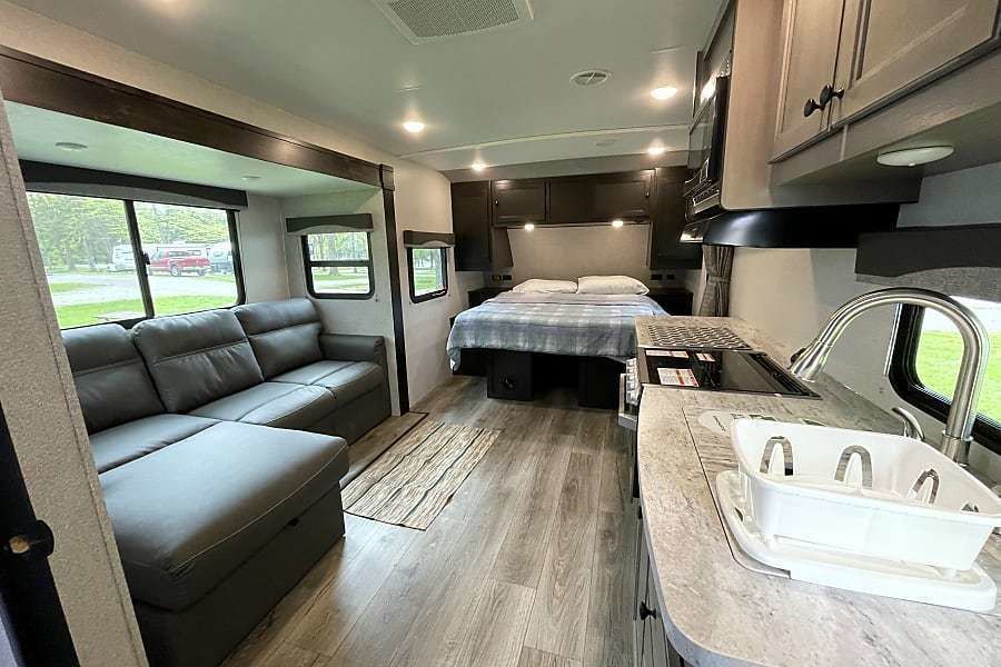 Photo 10 - 2021 Starcraft Travel Trailer rental photo 12