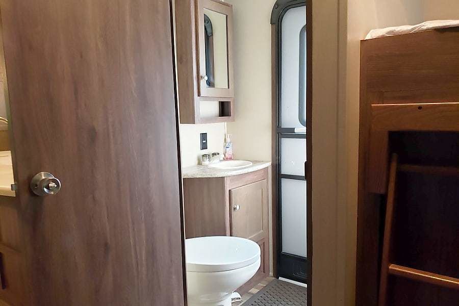 Photo 10 - 2016 Aerolite Travel Trailer rental photo 12