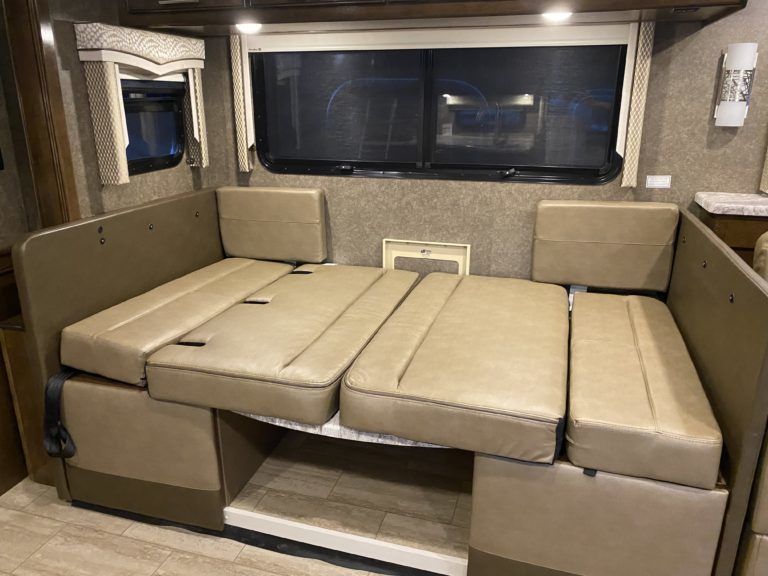 Photo 7 - 2020 Thor Class A Motorhome rental photo 9
