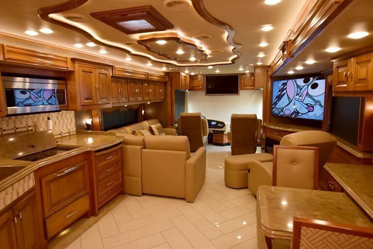 Photo 7 - 2016 Tiffin Class A Motorhome rental photo 9