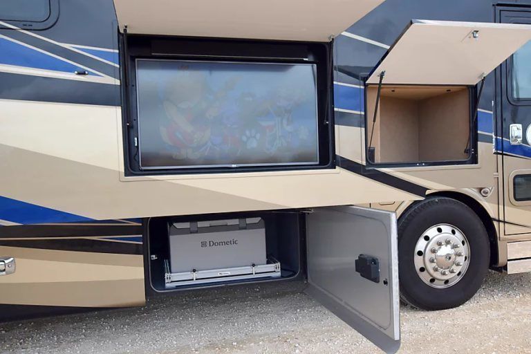 Photo 8 - 2016 Tiffin Class A Motorhome rental photo 10