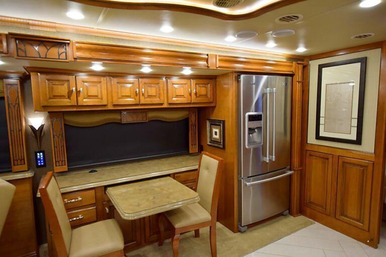 Photo 15 - 2016 Tiffin Class A Motorhome rental photo 17
