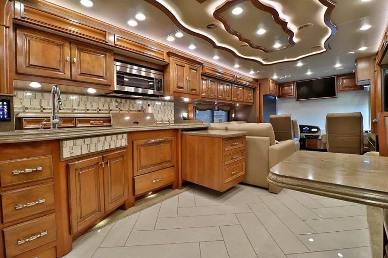 Photo 17 - 2016 Tiffin Class A Motorhome rental photo 19