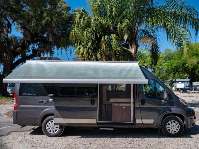 Photo 8 - 2017 Winnebago Class B Motorhome rental photo 10