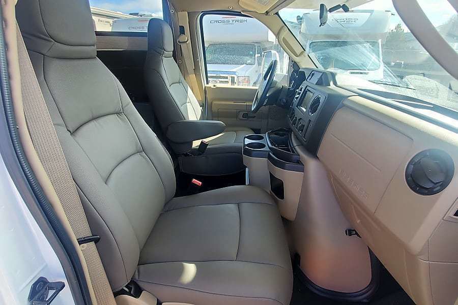 Photo 1 - 2021 Winnebago Class C Motorhome rental photo 3