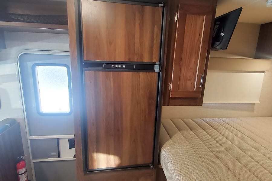 Photo 7 - 2021 Winnebago Class C Motorhome rental photo 9